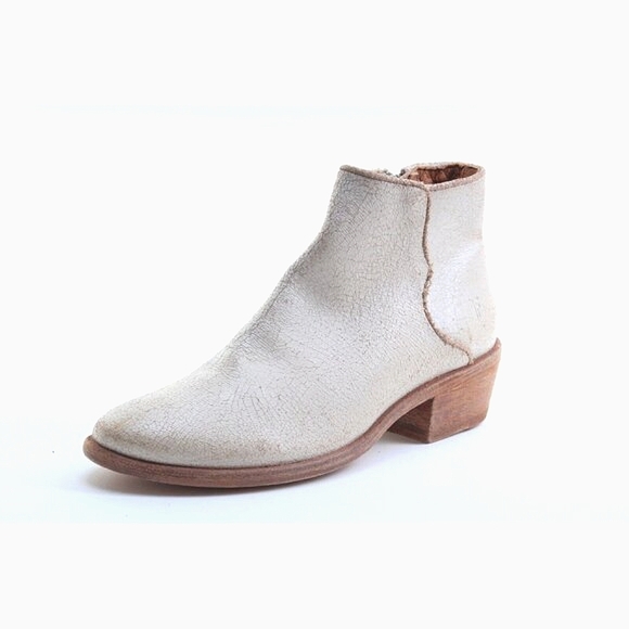 Frye Shoes - FRYE Carson Piping Bootie zip Up ankle boots leather womens shoes sz 6 B